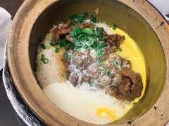 窝蛋牛肉饼煲仔饭-红星光发煲仔饭(文海店)