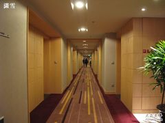 房间的走廊-上海虹桥西郊假日酒店