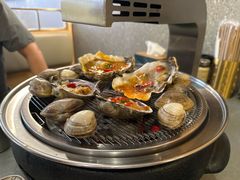 -围炉肉舍•炭烤活鳗•丹东海鲜烤肉(步行街店)