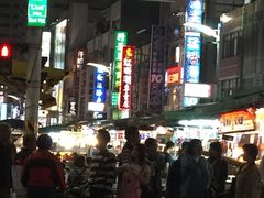 -六合夜市