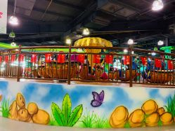 -维佳童话镇演出现场(徐东店)