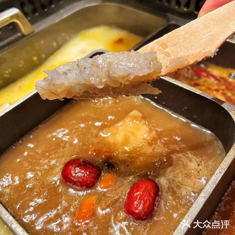 终于吃到了心心念念的巴奴毛肚火锅，不愧是福田火锅人气王🔥