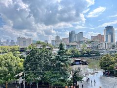 -包整·丝娃娃(一览甲秀楼风景店)