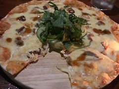 烤鸭肉披萨-MARU玛露音乐餐厅(大学路店)