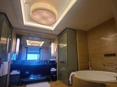 -成都保利公园皇冠假日酒店(熊猫基地店)