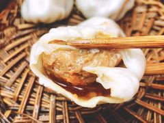 蟹黄汤包-鸡鸣汤包(广东路店)