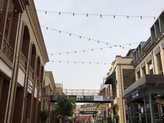 -王府井奥莱临潼小镇(临潼店)