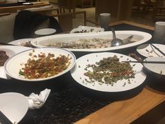 -鱼鲜饭香·招牌汽锅剁椒鱼头王