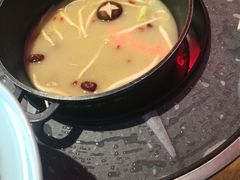 -三人行骨头王火锅(长寿店)