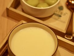 生磨杏仁茶炖蛋白-杏甜品(尖沙咀加拿分道店)