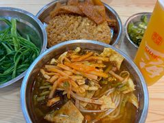 -柳州肥姨妈大骨螺蛳粉(东靖路店)