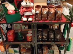 零售区-星巴克(青岛大拇指广场分店)