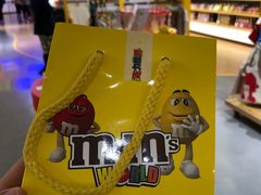 -m豆巧克力世界(上海世茂广场店)