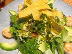 单人鲜虾牛油果沙拉配例汤-Moka Bros 摩卡站(西单大悦城店)