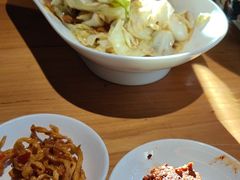 -帅巴人舅母子腊蹄民俗村