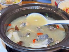 姬松茸炖鸡-妈妈的味道(和顺古镇店)