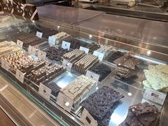 -VENCHI 闻绮(北京国贸商城店)