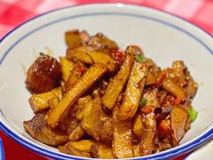 腊肥肠炒杏鲍菇-荆九爷爆炒桥头三嫩(浙大店)