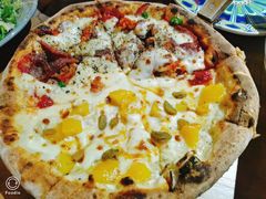 双拼披萨-盘炉forenza·云贵川融合小食堂 ( 钟楼中柳巷店)