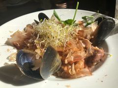 -FLOVIE FLORIST CAFE