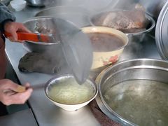 -巍山𤆵肉饵丝