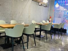 -杨小贤(东融国际影城店)