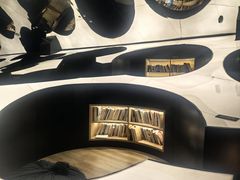 -涨巢·潮玩水疗局