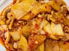 辣白菜五花肉土豆片-京玉菲饭店(李村店)