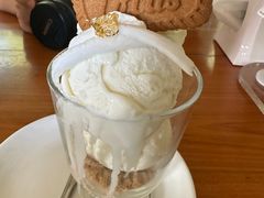 -Chom Cafe and Restaurant