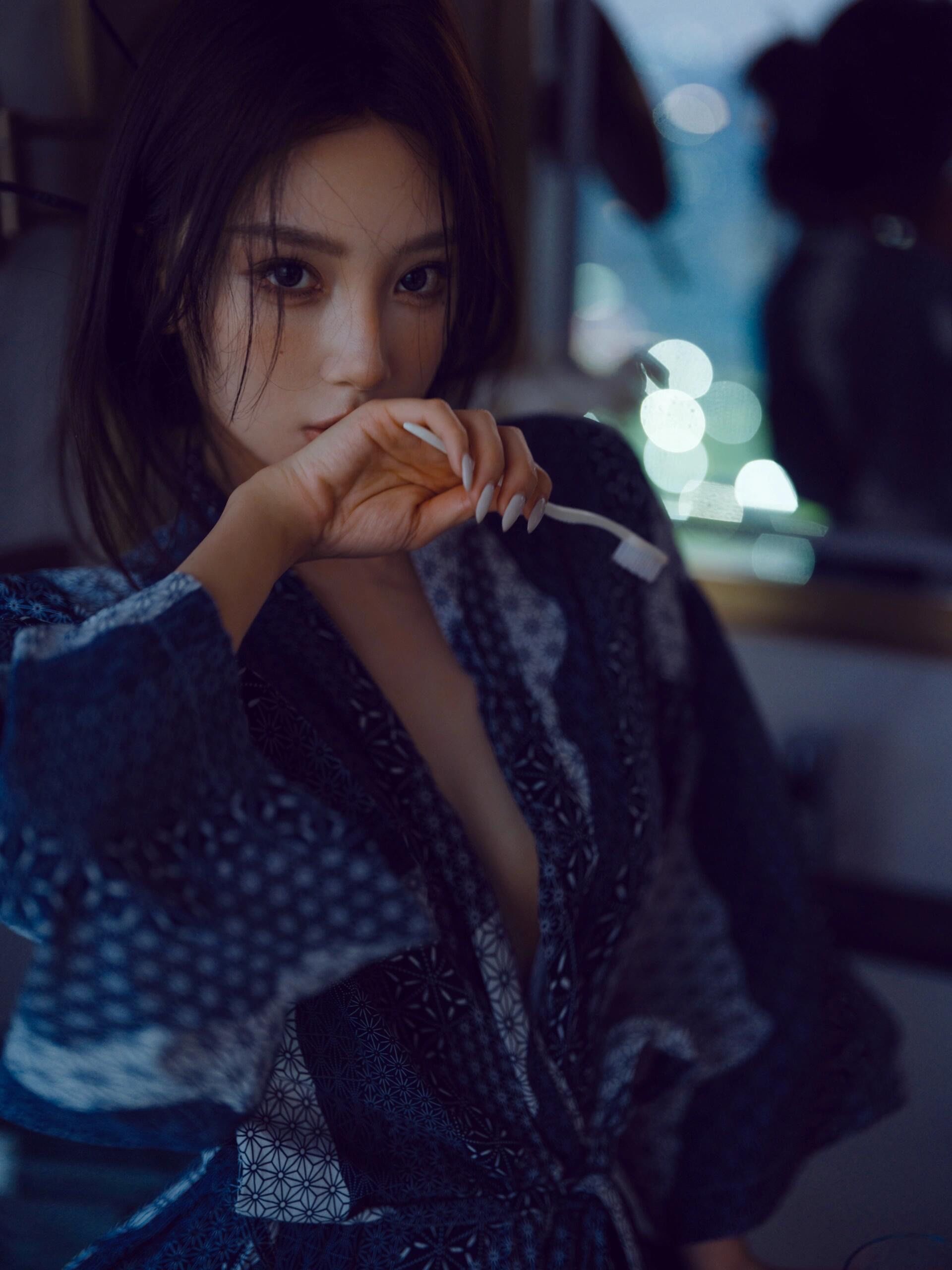 蓝色妖姬,酒店浴袍慵懒氛围感少女写真照9515