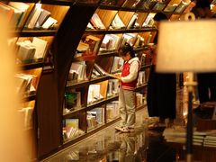 -钟书阁(珍园店)