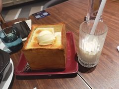 -港丽餐厅(正大店)