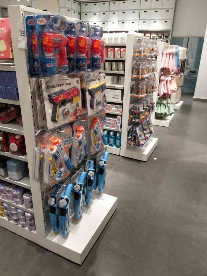 生活无忧(中闽百汇商场店)-"门店环境:中闽地下商城的生活无忧,店面.