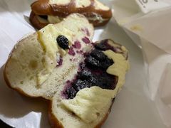 蓝莓黄油碱水棒-PAOPAO Bakery&Café(港汇店)