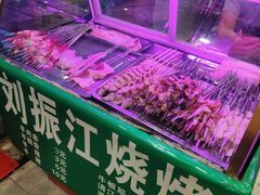 -梁老三麻辣鸡头总店