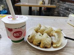 -85度C(生甜甜圈研究工坊·上海局门店)