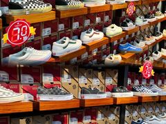 -首创奥特莱斯(西安店)
