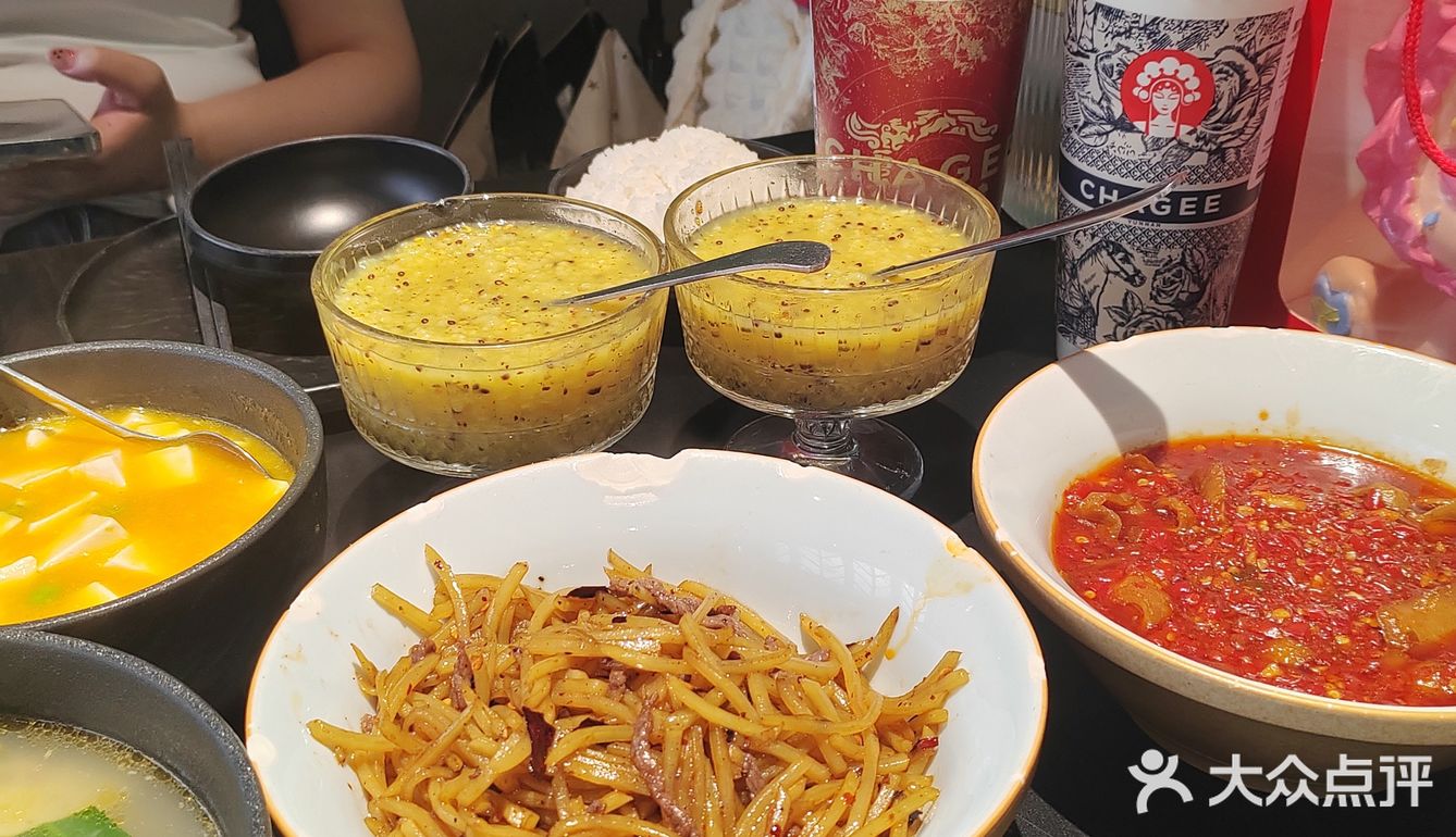 可以吃十碗饭！此外，餐厅的的服务也十分到位