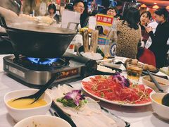 -鲜入围煮花胶鸡海鲜火锅