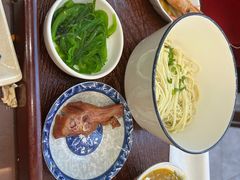 -百年老字号·观振兴蟹黄面·三虾面·苏式面(观前街富仁坊巷店)