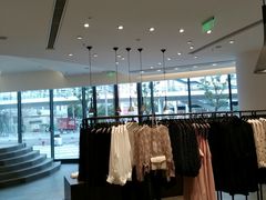-URBAN REVIVO(上海中庚漫游城店)