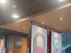 -麦当劳(轻轨曹杨路店)