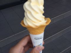 -全家便利店(洛川东路店)