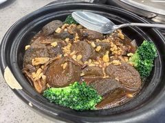 -郑猛记石岐鸽主题餐厅(长江店)