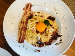 -Chom Cafe and Restaurant