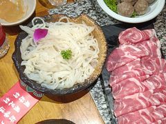 -老牌坊云南鱼豆花火锅(哈西万达店)
