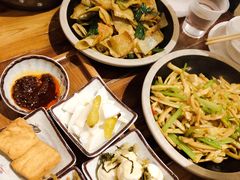 -霄汉牛三鲜湖北砂锅菜(万松园2店)