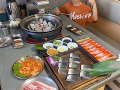 -围炉肉舍•炭烤活鳗•丹东海鲜烤肉(步行街店)