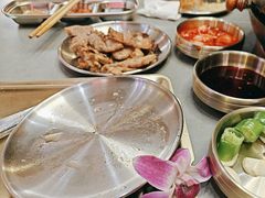 -围炉肉舍丹东海鲜烤肉·烤活鳗(步行街店)