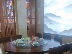 -自游人·美食一楼